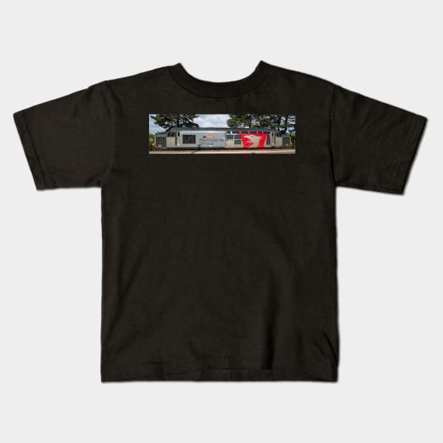 Class 37 Loco Kids T-Shirt by Robert john